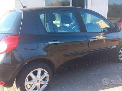 Usata Renault Clio II Dynamique 75 CV (55 kW) 2009 Nero Berlina