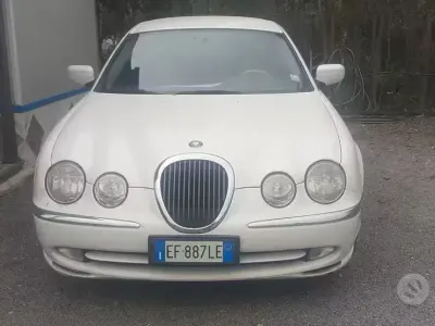 Usata Jaguar S-Type S 238 CV (175 kW) 2001 Bianco Berlina