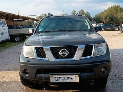 Begagnad Nissan Navara 174 HK (127 kW) 2006 Grå Pickup