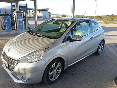 Usata Peugeot 208 Access 68 CV (50 kW) 2012 Utilitaria
