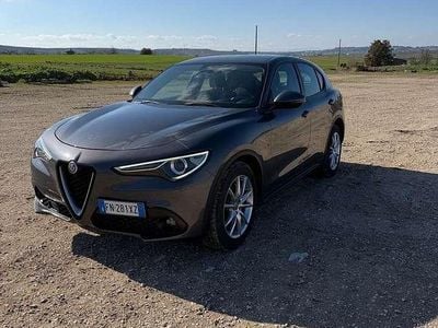 Usata Alfa Romeo Stelvio Executive 179 CV (131 kW) 2018 Argento SUV