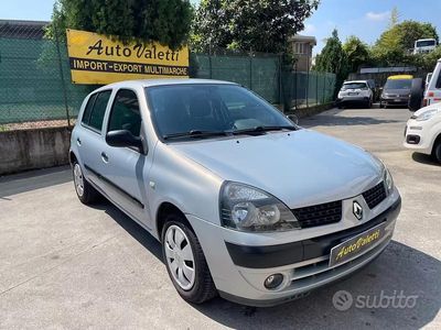 Gebraucht Renault Clio II Expression 58 PS (42 kW) 2003 Grau Kleinwagen