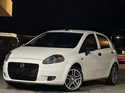 Usata Fiat Grande Punto 75 CV (55 kW) 2010 Bianco Utilitaria