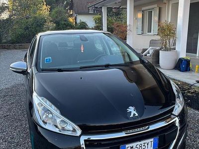 Usata Peugeot 208 75 CV (55 kW) 2017 Nero Utilitaria
