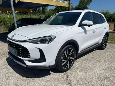 Usata MG ZS Luxury 197 CV (144 kW) 2025 Bianco SUV