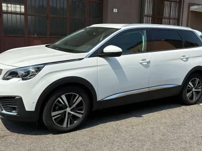 Usata Peugeot 5008 Allure 131 CV (96 kW) 2019 Bianco SUV