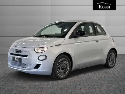 Nuova Fiat 500 Icon 65 CV (47 kW) 2026 Avorio scuro Berlina