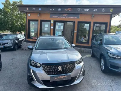 Usata Peugeot 2008 Allure 110 CV (80 kW) 2021 Grigio SUV
