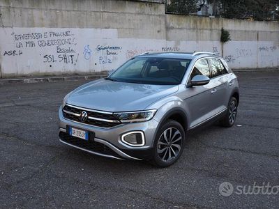 Usata VW T-Roc Style 150 CV (110 kW) 2023 Grigio SUV