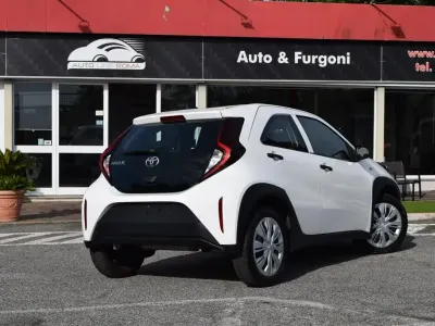 Usata Toyota Aygo X 72 CV (52 kW) 2022 Bianco / pastello SUV
