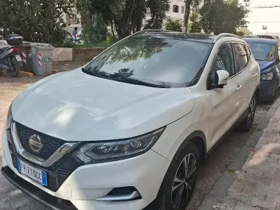 Usata Nissan Qashqai Tekna 131 CV (96 kW) 2018 Bianco SUV