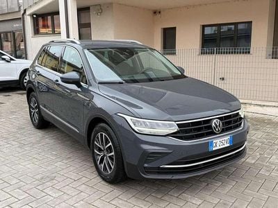 Usata VW Tiguan Life 122 CV (89 kW) 2022 Grigio SUV