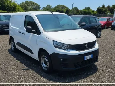 Usata Peugeot Partner Premium 131 CV (96 kW) 2021 Bianco Monovolume