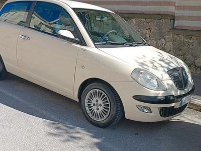 Usata Lancia Ypsilon 60 CV (44 kW) 2004 Bianco Utilitaria
