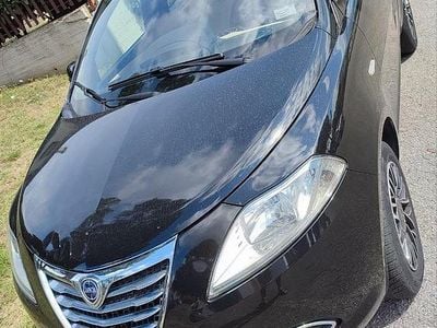 Usata Lancia Ypsilon 85 CV (62 kW) 2015 Nero Utilitaria