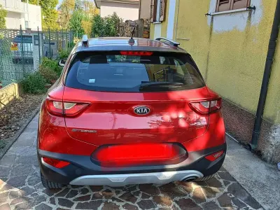 Usata Kia Stonic Urban 100 CV (73 kW) 2020 Rosso SUV