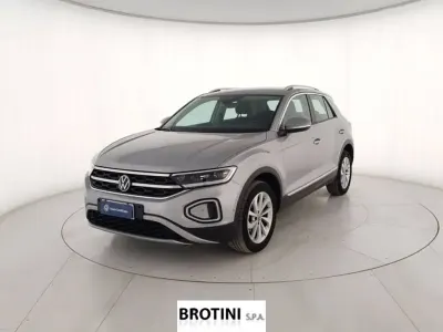 Usata VW T-Roc Style 110 CV (80 kW) 2023 Grigio SUV