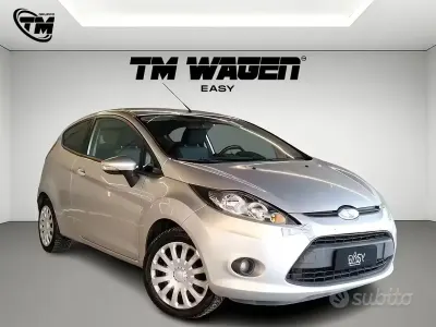 Usata Ford Fiesta 82 CV (60 kW) 2009 Grigio Berlina