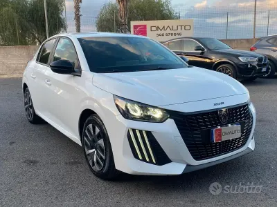 Occasion Peugeot 208 Allure 101 PK (74 kW) 2024 Wit Hatchback