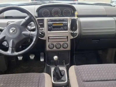Begagnad Nissan X-Trail 140 HK (102 kW) 2005 Grå SUV