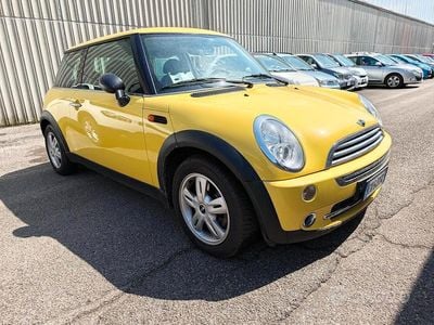 Usata Mini Cooper 89 CV (65 kW) 2005 Giallo Utilitaria