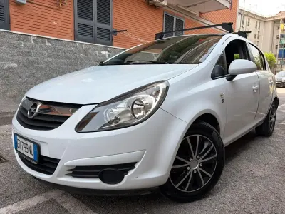 Usata Opel Corsa Club 75 CV (55 kW) 2010 Bianco Utilitaria