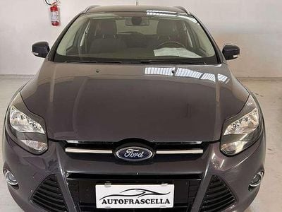 Begagnad Ford Focus Titanium 116 HK (85 kW) 2011 Grå Kombi