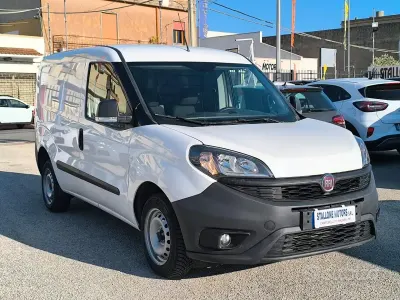 Usata Fiat Doblò S 95 CV (69 kW) 2020 Bianco Monovolume