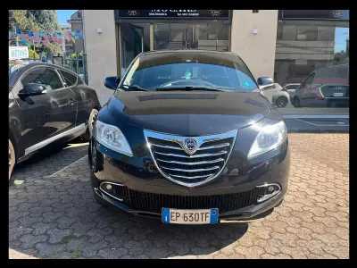 Usata Lancia Ypsilon Gold 69 CV (50 kW) 2013 Nero Utilitaria