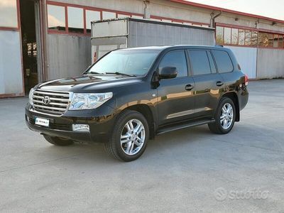 usata Toyota Land Cruiser V8 4.5 d GANCIO TRAINO-7POSTI