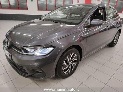 Usata VW Polo Life 95 CV (69 kW) 2025 Grigio scuro Utilitaria