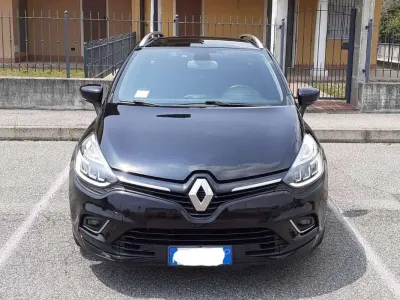 Usata Renault Clio 90 CV (66 kW) 2017 Nero Station wagon