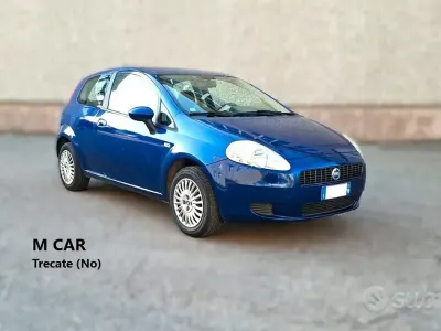 Usata Fiat Grande Punto Dynamic 77 CV (56 kW) 2007 Blu Utilitaria