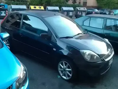 Usata Ford Fiesta 75 CV (55 kW) 2007 Blu Utilitaria