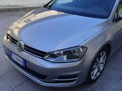 Usata VW Golf VII Highline 110 CV (80 kW) 2015 Berlina