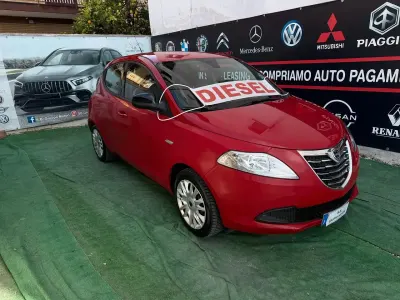 Usata Lancia Ypsilon 95 CV (69 kW) 2016 Rosso Utilitaria
