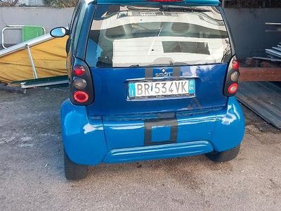 Begagnad Smart #1 2001 Blå