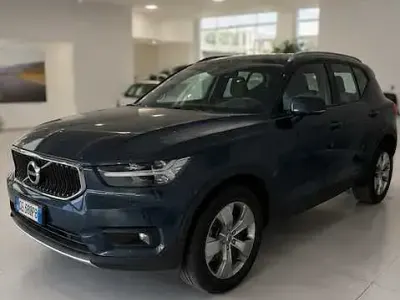 Gebraucht Volvo XC40 Momentum 129 PS (94 kW) 2021 Blau SUV