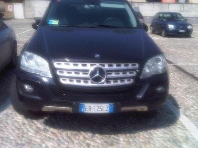 Usata Mercedes ML320 Sport Edition 224 CV (164 kW) 2008 Nero SUV