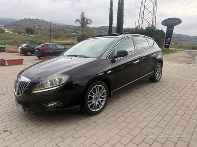 Begagnad Lancia Delta 120 HK (88 kW) 2009 Svart Halvkombi