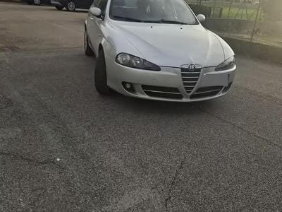 Begagnad Alfa Romeo 147 105 HK (77 kW) 2008 Grå Halvkombi