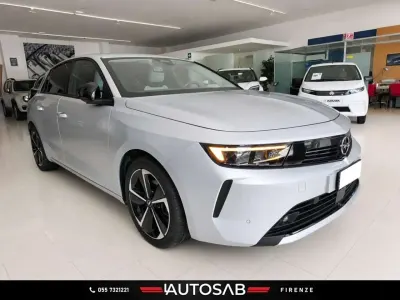 Usata Opel Astra Business 131 CV (96 kW) 2023 Argento Utilitaria