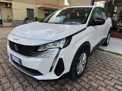 Usata Peugeot 3008 Active 131 CV (96 kW) 2022 Bianco SUV