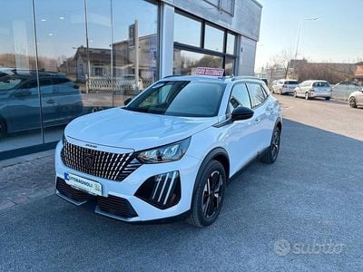 Usata Peugeot 2008 Allure 131 CV (96 kW) 2025 Bianco SUV