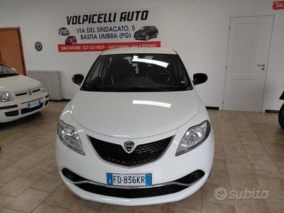 Usata Lancia Ypsilon 69 CV (50 kW) 2016 Bianco Utilitaria