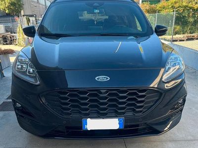 Usata Ford Kuga 120 CV (88 kW) 2022 Nero SUV