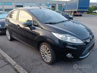 Usata Ford Fiesta Titanium 70 CV (51 kW) 2010 Nero Utilitaria