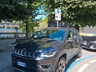 Usata Jeep Compass 140 CV (102 kW) 2018 Grigio SUV