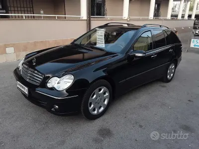 Usata Mercedes C220 Elegance 150 CV (110 kW) 2006 Nero Station wagon