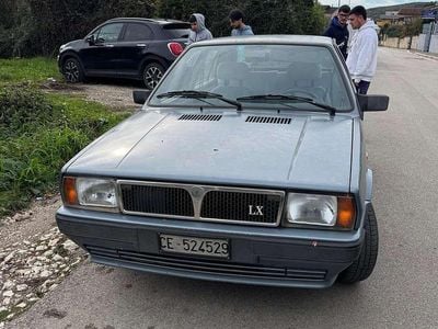 Usata Lancia Delta 75 CV (55 kW) 1987 Utilitaria